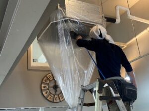 豊見城市天井吊下形エアコンクリーニング